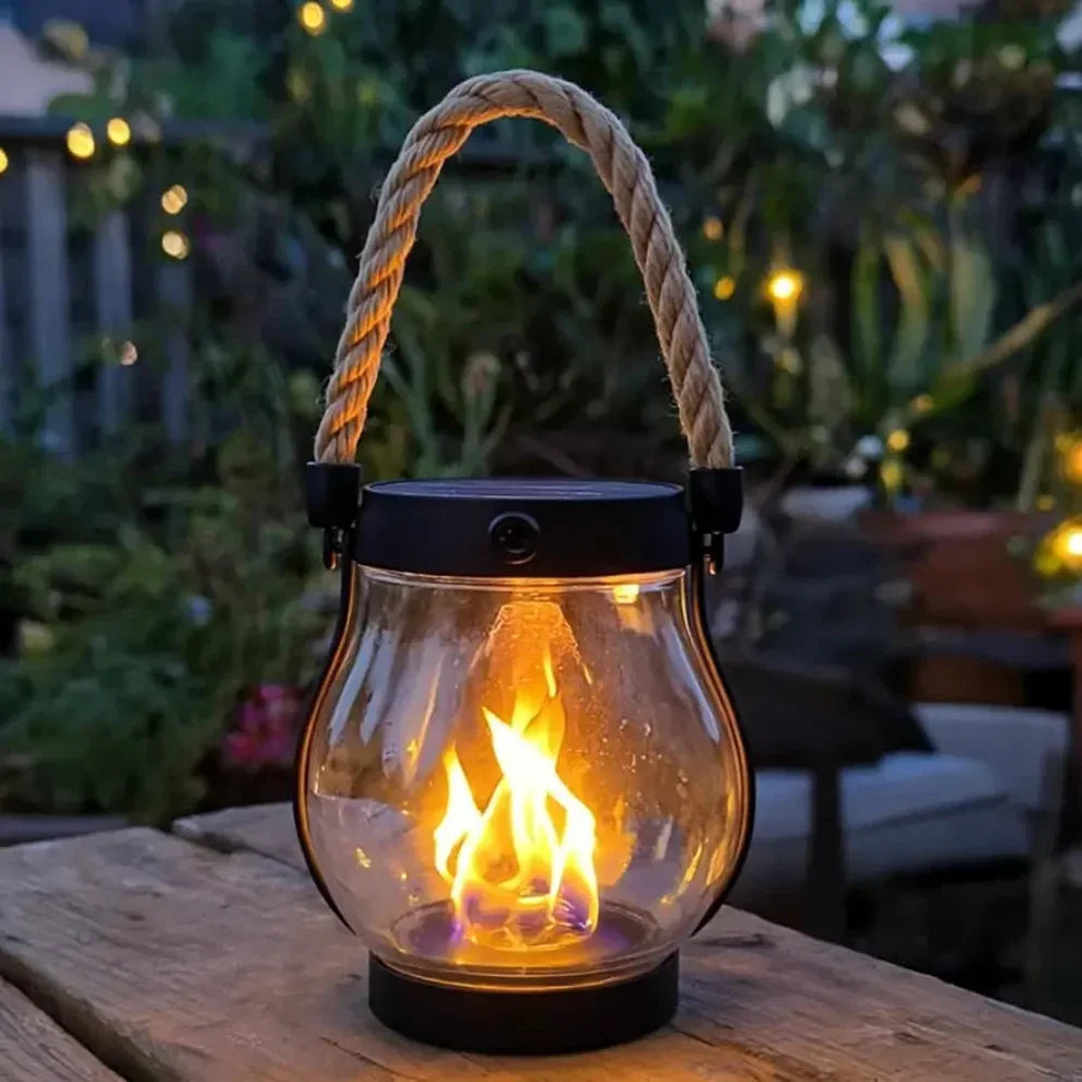 Solarny lampion ogrodowy z realistycznym efektem tańczącego płomienia